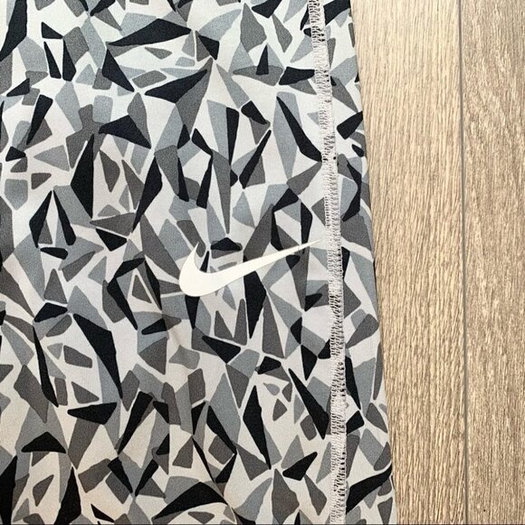 Nike Pro  Dri Fit Training Capris Cool Facet Leggings Wolf Grey Black Size XS - Picture 8 of 14